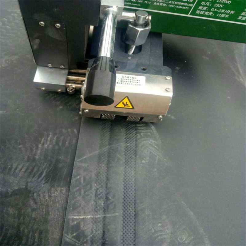 双缝热合焊机焊接与挤压熔焊机焊接
